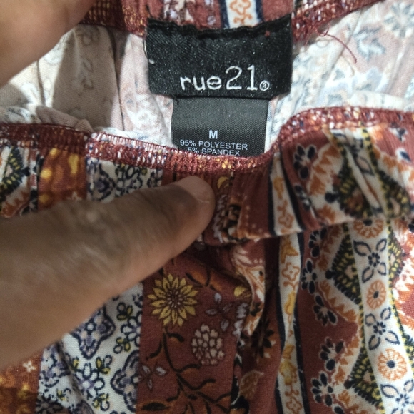 RUE 21 FLARE DESIGNER PANTS - Picture 3 of 3